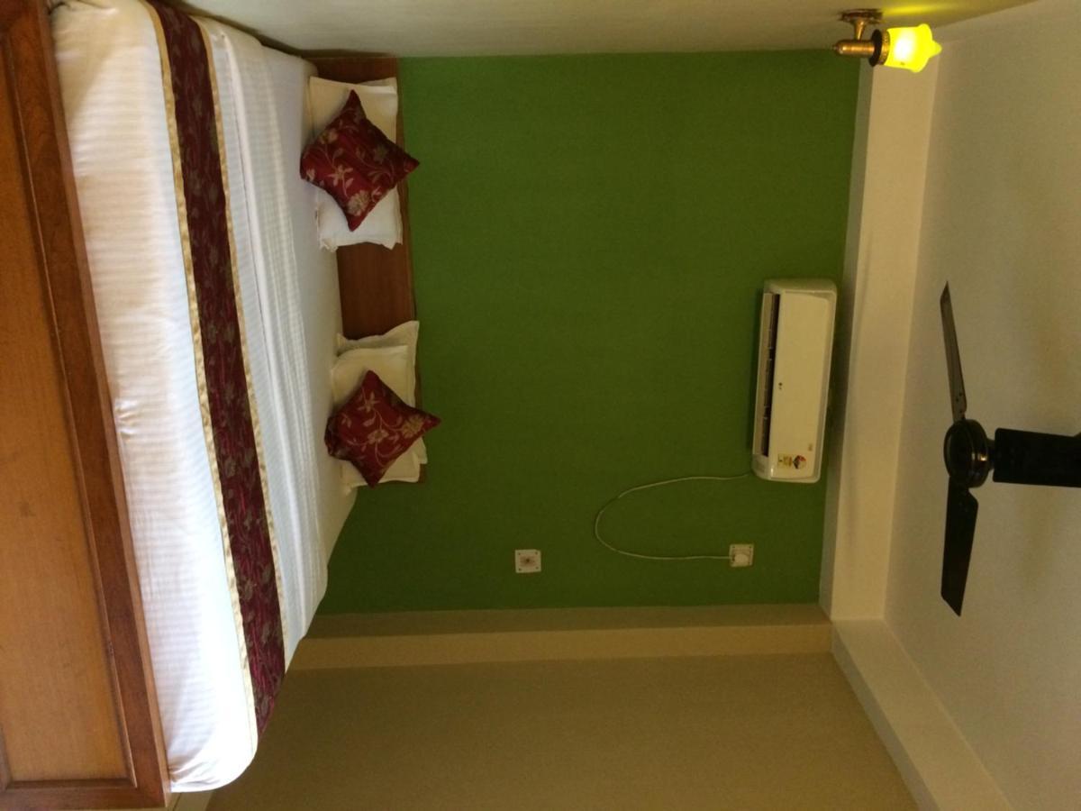 Breeze Hotel 西里古里 外观 照片