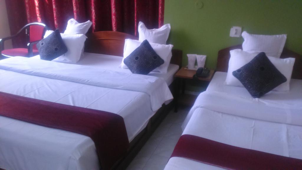 Breeze Hotel 西里古里 客房 照片