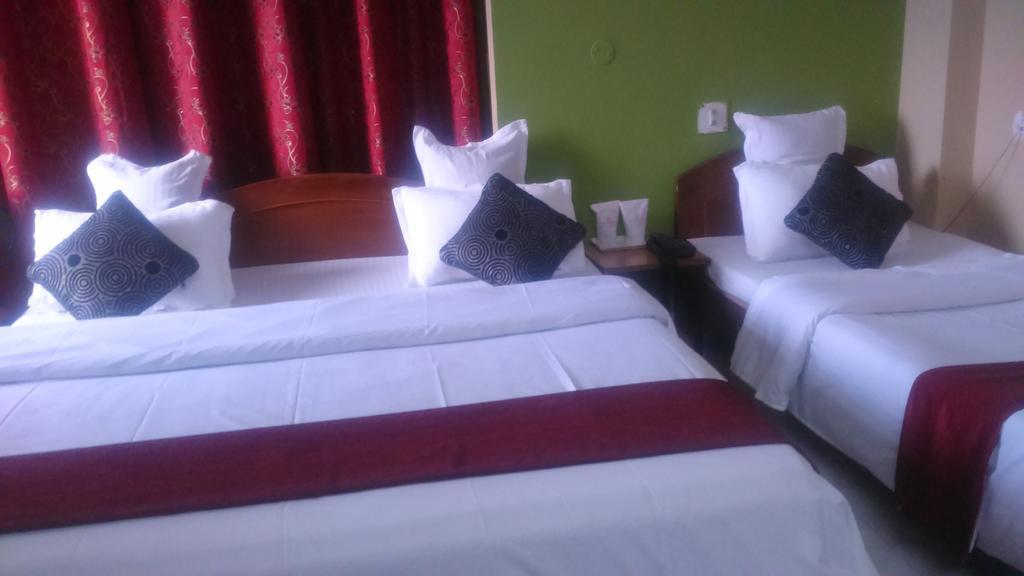 Breeze Hotel 西里古里 客房 照片
