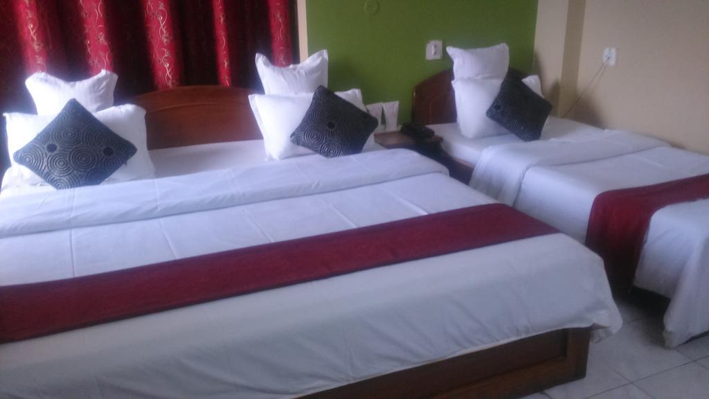 Breeze Hotel 西里古里 客房 照片